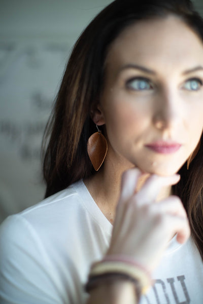 Leather Petal Earring "Worn Brown"