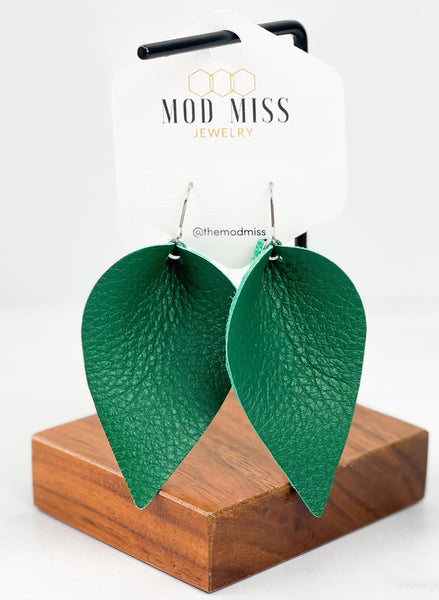 Leather Petal Earring "Kelly Green"