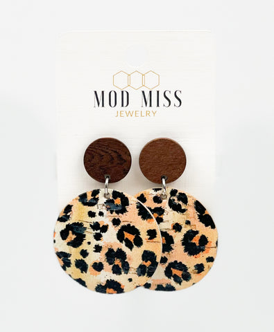 products/Leopardpeachwoodstud.jpg