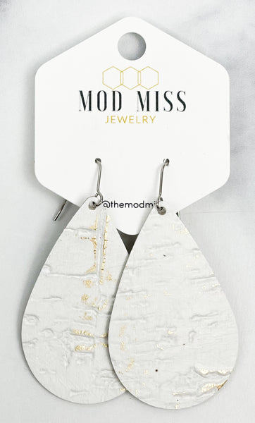 Leather Teardrop Earring "Wildwood White"