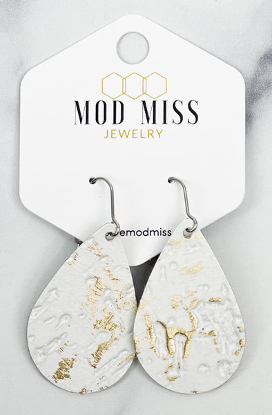 Leather Teardrop Earring "Wildwood White"