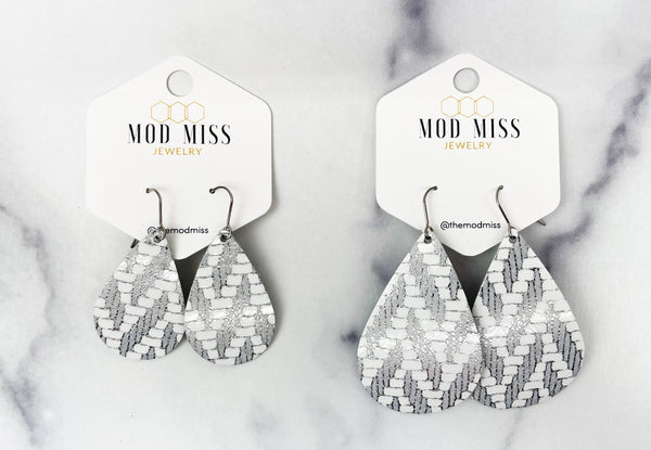 Leather Teardrop Earring "Chevron Gray & White"