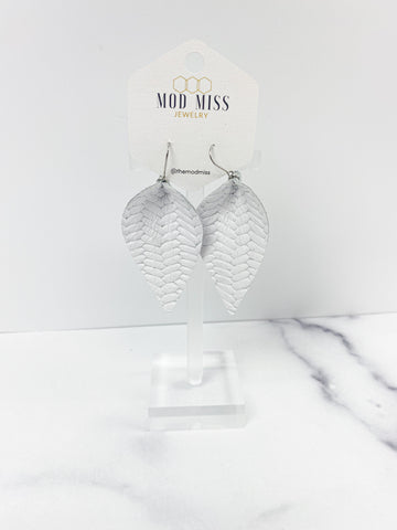 Leather Petal Earring "Weaved White"