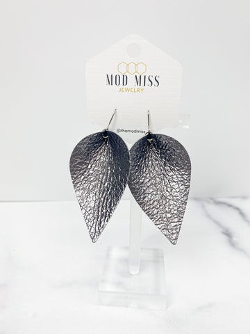 Leather Petal Earring "Metallic Gunmetal"